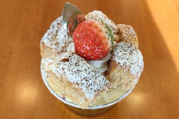 いちごのカップミルフィーユ